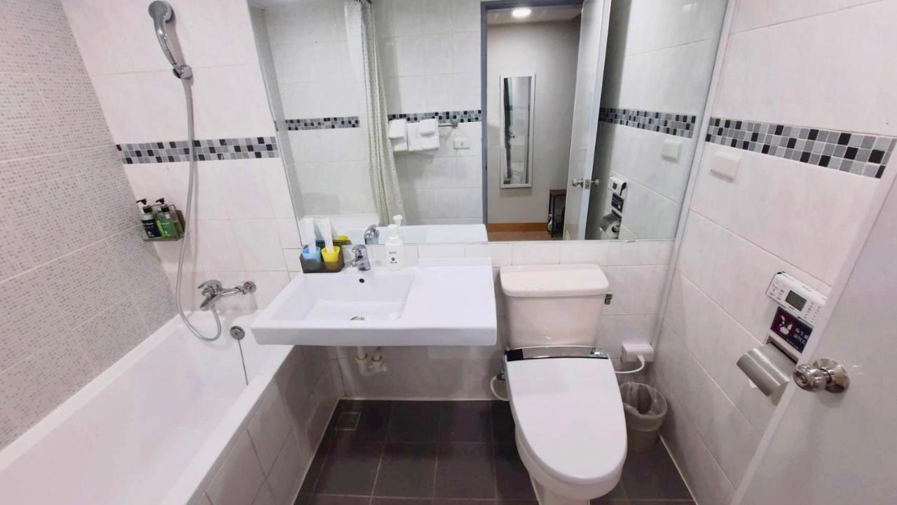 Holo Hotel Tajnan Kültér fotó